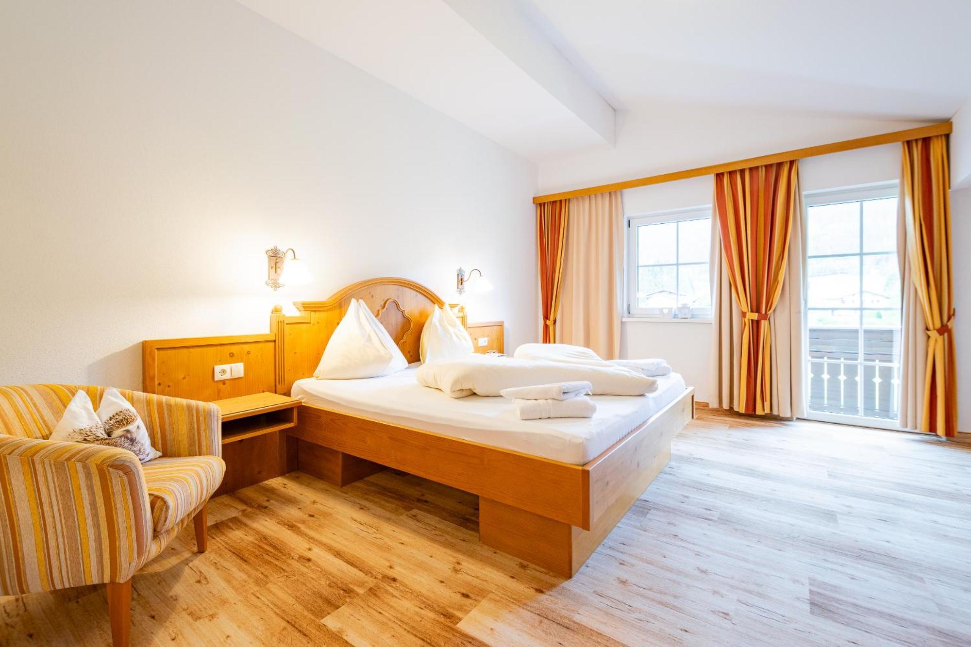 Landhotel Hubengut Bed And Breakfast Radstadt Exterior photo