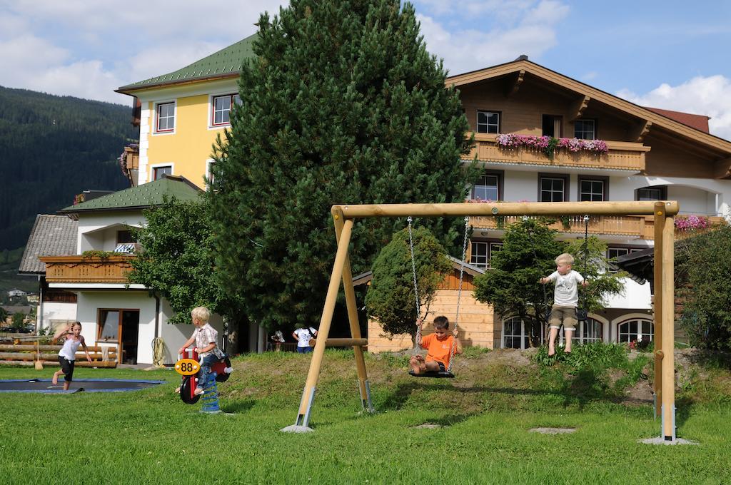 Landhotel Hubengut Bed And Breakfast Radstadt Exterior photo
