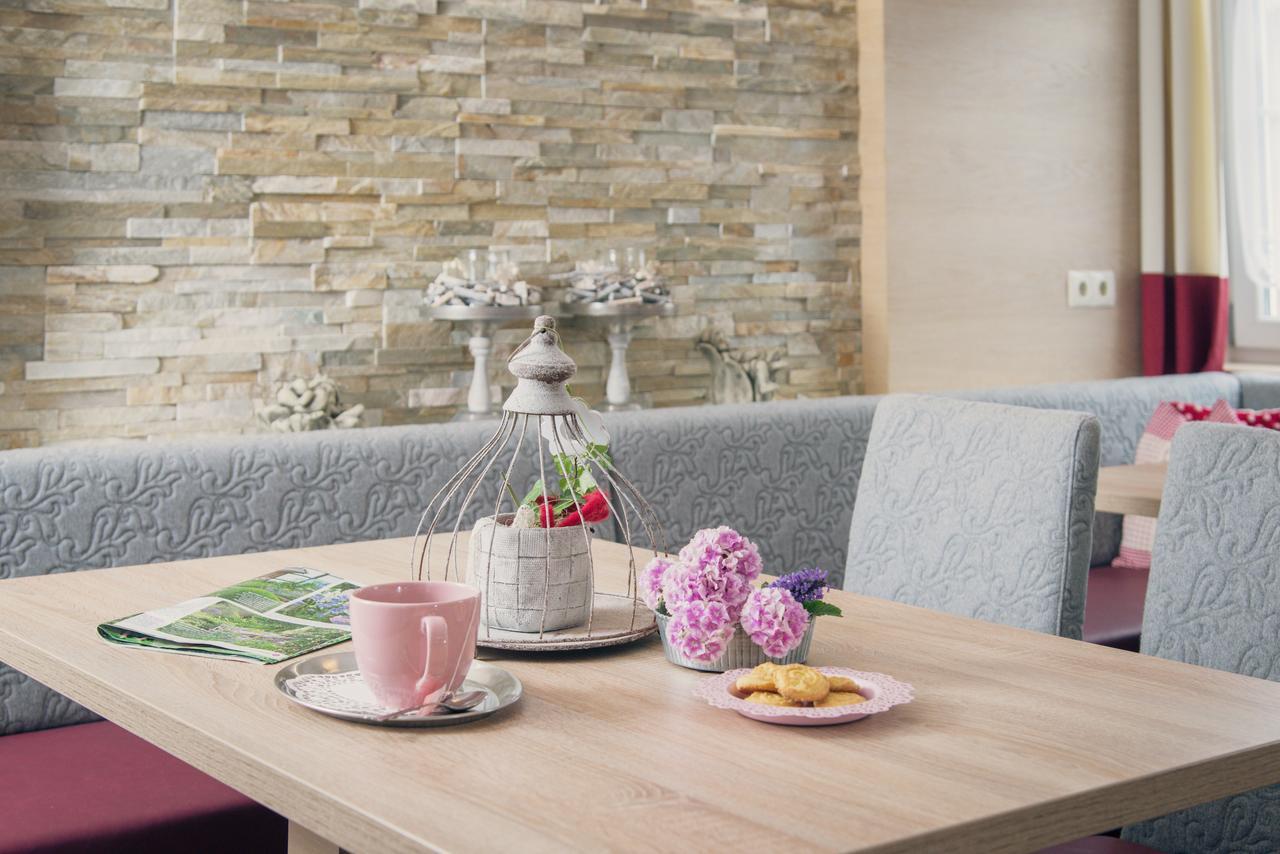 Landhotel Hubengut Bed And Breakfast Radstadt Exterior photo