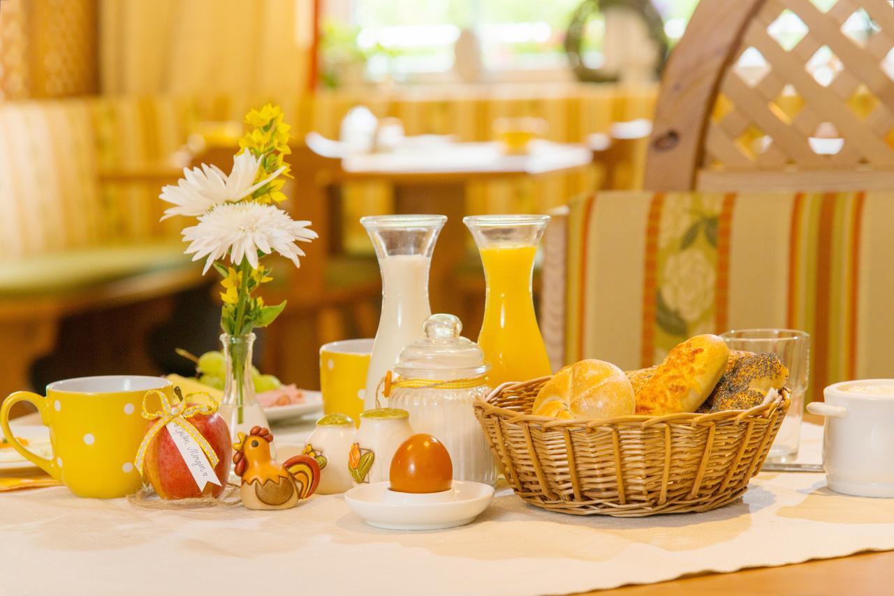Landhotel Hubengut Bed And Breakfast Radstadt Exterior photo